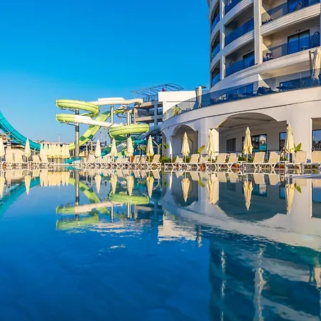 Moon Palace Hotel Side